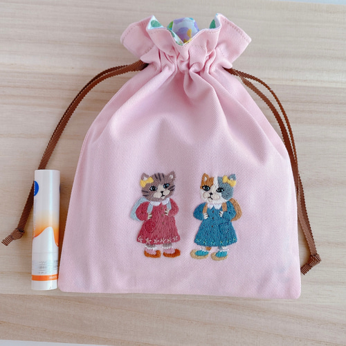 春色♪四角い刺繍巾着＊ランドセルねこちゃん〈無料ラッピング