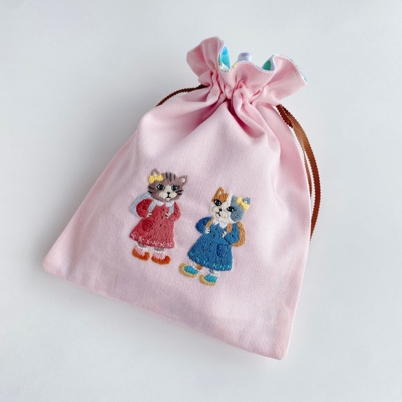 春色♪四角い刺繍巾着＊ランドセルねこちゃん〈無料ラッピング