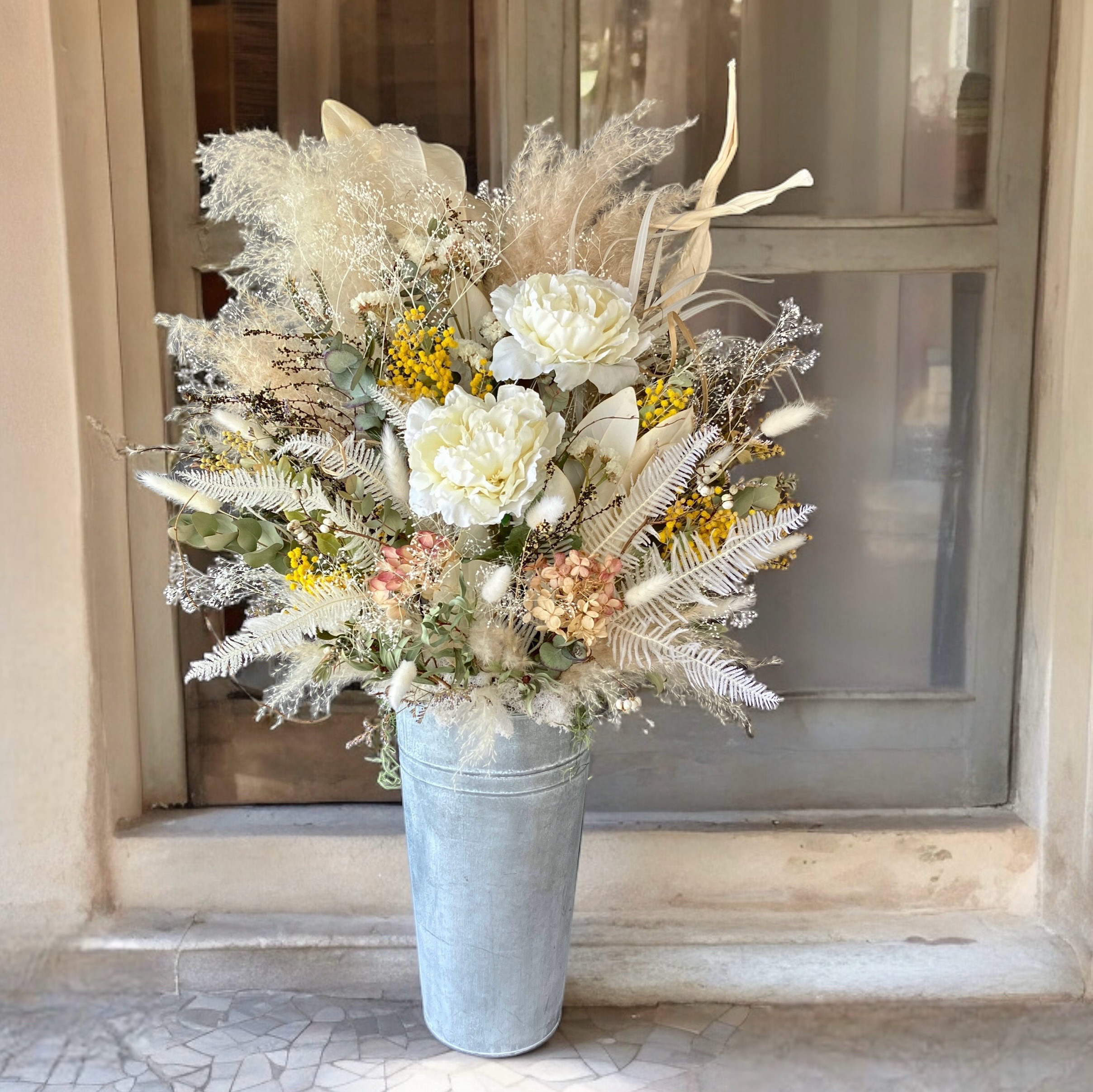 ドライフラワーのスタンド花 / 大型お祝いアレンジメント 祝い花 開店祝い 開業 開院 結婚祝い 楽屋花 インボイス対応
