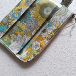 ★受注制作★ 仕切り付きA6（お薬手帳）カード入れつきＬ字ファスナークリアポーチ  リバティ　ラミネート　お好みの柄でオ 5枚目の画像