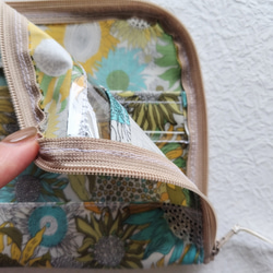 ★受注制作★ 仕切り付きA6（お薬手帳）カード入れつきＬ字ファスナークリアポーチ  リバティ　ラミネート　お好みの柄でオ 6枚目の画像