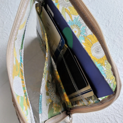 ★受注制作★ 仕切り付きA6（お薬手帳）カード入れつきＬ字ファスナークリアポーチ  リバティ　ラミネート　お好みの柄でオ 7枚目の画像