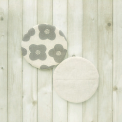 コットンリネンの丸コースター布製(北欧風花柄)二枚組『Creema限定』 2枚目の画像
