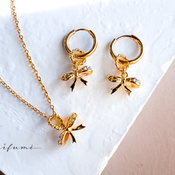 名入れ✨ダブルネーム キラキラ バタフライ 蝶々ハート カスタム