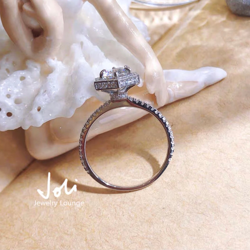 チュイルリー庭園】モアサナイト 1カラット Dカラー 六角形 キラキラ