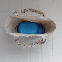 お道具袋　お弁当袋　巾着トート　トートバッグ　おむつ入れ　お散歩トート【恐竜☓キナリ】 4枚目の画像