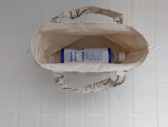 お道具袋　お弁当袋　巾着トート　トートバッグ　おむつ入れ　お散歩トート【恐竜☓キナリ】 6枚目の画像