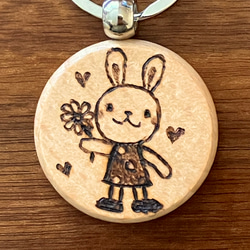 木製キーホルダー ♡名入れ無料♡ うさぎ お花 ウッドバーニング