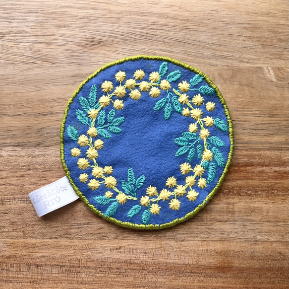ミモザ」 洗えるフェルトの手刺繍コースター コースター rio 通販