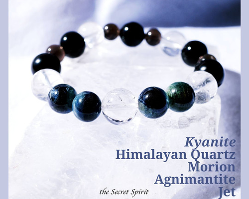 マルモ◆水晶×黒蝶貝トリプレットストーンチャーム✧カイヤナイト 新たな気づきをもたらす】カイヤナイト ヒマラヤ水晶のブレスレット