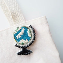 ✳︎ 地球儀 ✳︎ ビーズ 刺繍 ブローチ 6枚目の画像