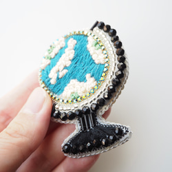 ✳︎ 地球儀 ✳︎ ビーズ 刺繍 ブローチ 3枚目の画像