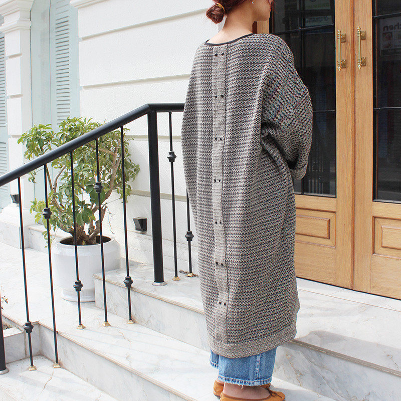 ◉大人気シリーズ新作◉ レトロ調ジャガード　バックボタンスクエアワンピース