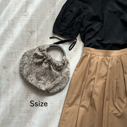 Sサイズ【刺繍メッシュ•木製リングバッグ】 3枚目の画像