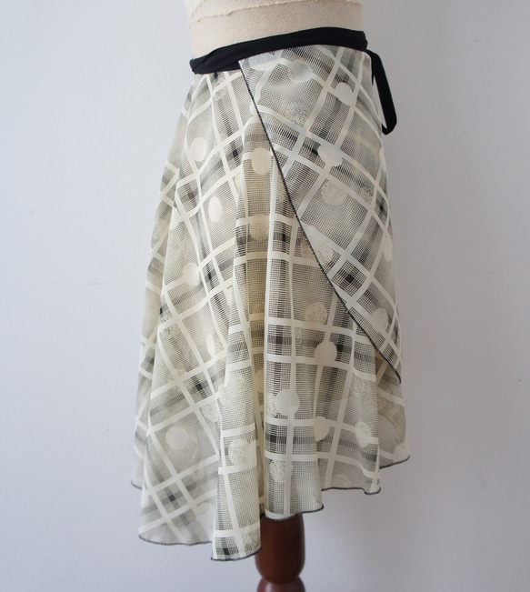 ***SALE***バレエ　ラップスカート[ドットチェック・クリーム52-117] A066 6枚目の画像