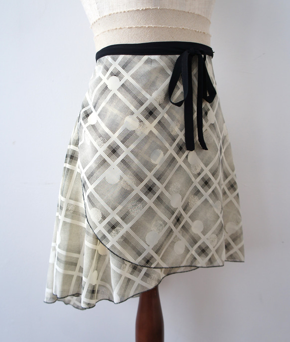 ***SALE***バレエ　ラップスカート[ドットチェック・クリーム52-117] A066 9枚目の画像