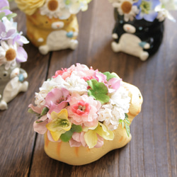 春色のお花を運ぶ猫アレンジメント 8枚目の画像