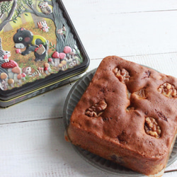 フルーツケーキ缶　くまときのこ　お菓子のミカタ 2枚目の画像