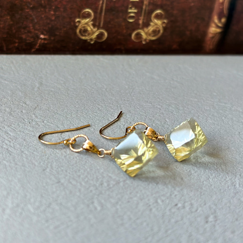 14kgf*大粒レモンクォーツのバチカンピアス／イヤリング ピアス
