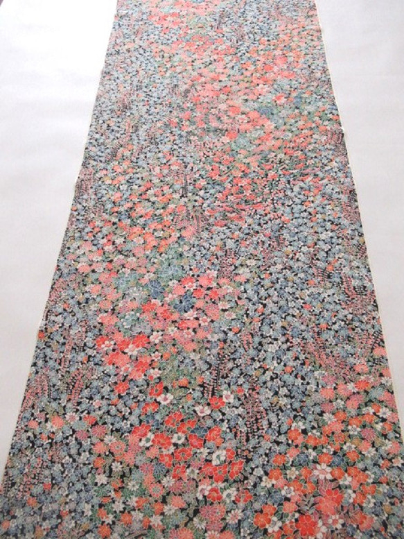 黑色正品加賀友禪四季花卉圖案純絲丹後Chirimen No.207 [長50cm x 寬36cm] 和服拆線日本布料 第3張的照片