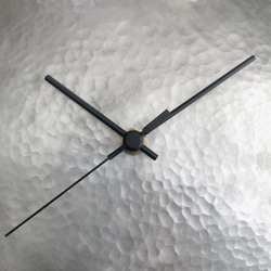 槌目模様の壁掛け時計/アルミ/シンプル 7枚目の画像