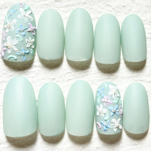 ミントグリーン マット 小花 埋め尽くし ネイルチップ（つけ爪） THREE