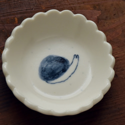 花型豆皿 アサリ柄 絵付け 3枚目の画像