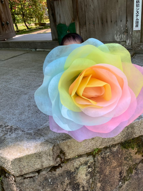 【おためし】ジャイアントフラワー ローズL レインボー　Giant Flower 花径約45cm　結婚式 装飾 2枚目の画像