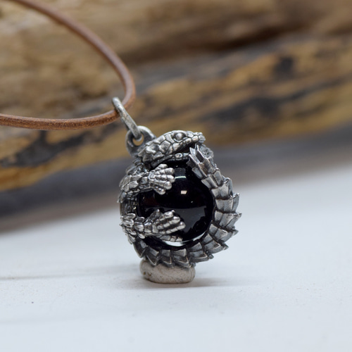 #1988 ♡ブラックアベンチュリン&アイオライト天然石♡マクラメネックレス 1988 ♡ブラックアベンチュリン&アイオライト天然石♡マクラメネックレス