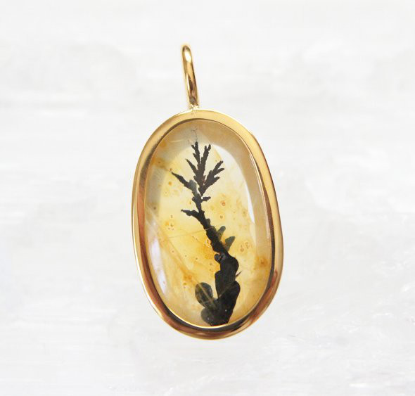 1点もの デンドリティッククォーツ ペンダントトップ（オーバル）ネックレスチャーム SV925 ゴールド 金枠 天然石