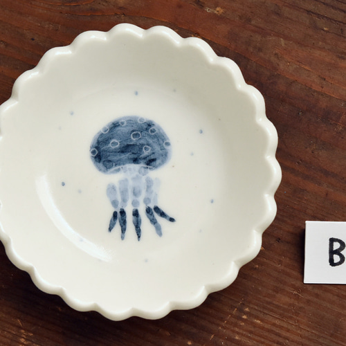 花型豆皿 クラゲ柄 絵付け 薬味皿・豆皿 おりでちせ 通販 17354777