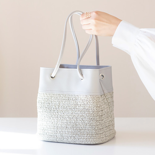 【ALDO】カラフル＆リゾート☆編み込み・巾着〇2WAY・かごバッグ 春夏コーデのかご 変幻自在な巾着型マルチバッグ【ライトグレー