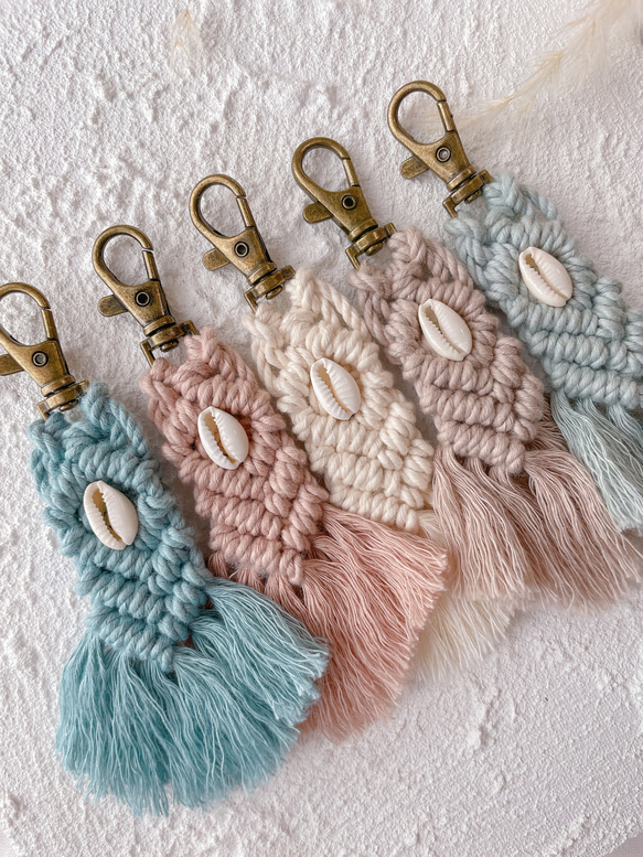 マクラメキーホルダー/シェルキーホルダー/くすみカラー/バッグ