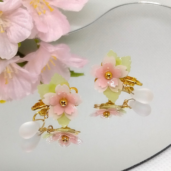 【受注制作】桜の花の揺れるピアスorイヤリング　3種　パピエル® 1枚目の画像