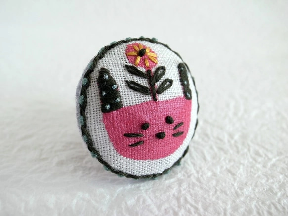 bloomingねことうさぎの刺繍ブローチ2個セット│福袋＊ハッピーバッグ【Creema限定】 7枚目の画像