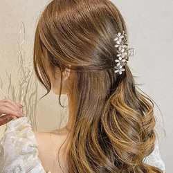 ラインストーン 花デコレーション ヘアクリップ 結婚式 カジュアル 上品 1枚目の画像