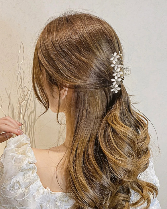 ラインストーン 花デコレーション ヘアクリップ 結婚式 カジュアル 上品 1枚目の画像