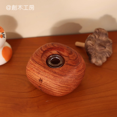 赤いアロマディフューザー 木製屋根 木製 ディフューザー アロマディッシュ アロマディフューザー 柿 木の