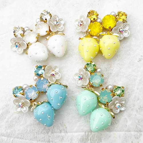 こっそりセール】いちごのビジューピアス イヤリング 推し活 パステル 