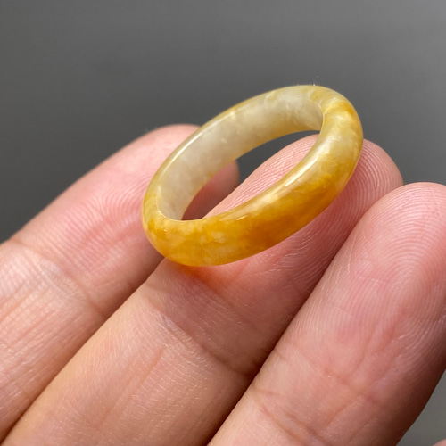 L4-175 上品 黄翡翠 17.0号 ミャンマー産天然 A貨 本翡翠 くりぬき