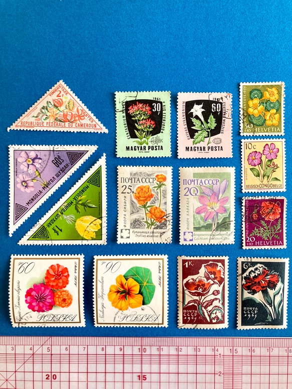 ＊。海外の美しい花の切手 .。＊ 15枚アソートセット（レジン封入素材、コラージュやラッピング等にも） 5枚目の画像