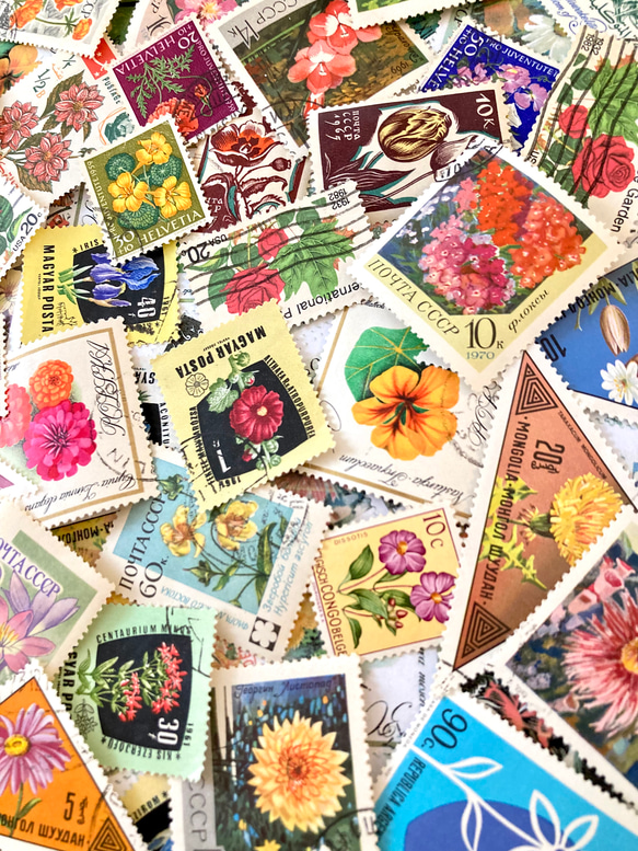 ＊。海外の美しい花の切手 .。＊ 15枚アソートセット（レジン封入素材、コラージュやラッピング等にも） 4枚目の画像