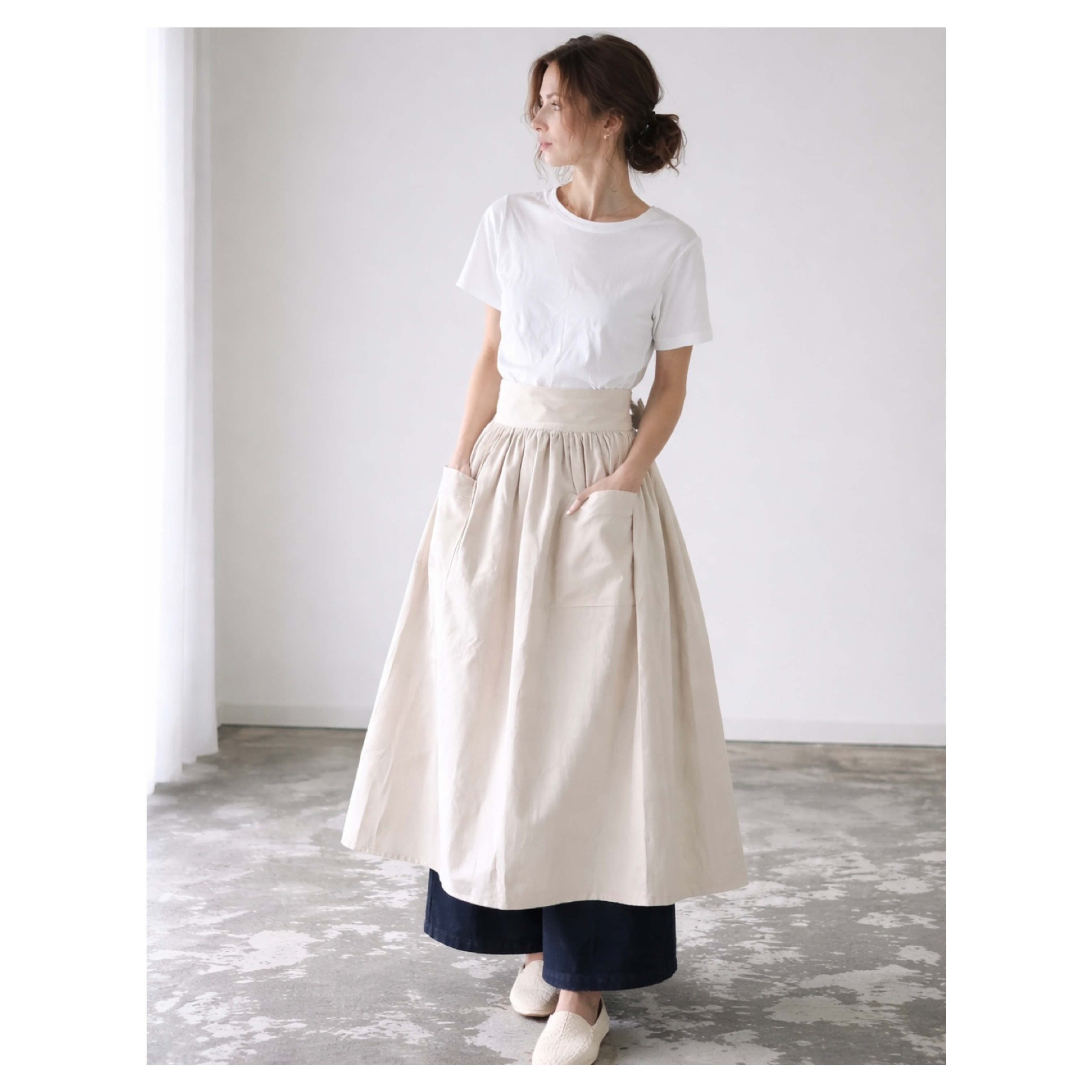 コットンリネンギャザーカフェエプロン／お洒落リネンエプロン／生成り