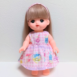 メルちゃん ⑩ ヘアバンドとワンピースセット ネネちゃんのお洋服 ハンドメイド 着替 26cmドール 1枚目の画像