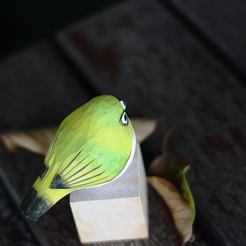 キモかわいい緑の小鳥 木彫りの小鳥 置物 ギフト プレゼント ギフト