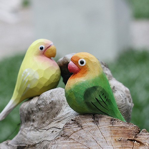カラフルなキモかわいい小鳥 木彫りの 小鳥 置物 ギフト プレゼント
