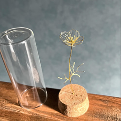 【受注制作】小さな真鍮のポピー　〜ガラスの小瓶に詰めてお届けいたします〜　　プレゼントにも　ワイヤーアート　 1枚目の画像