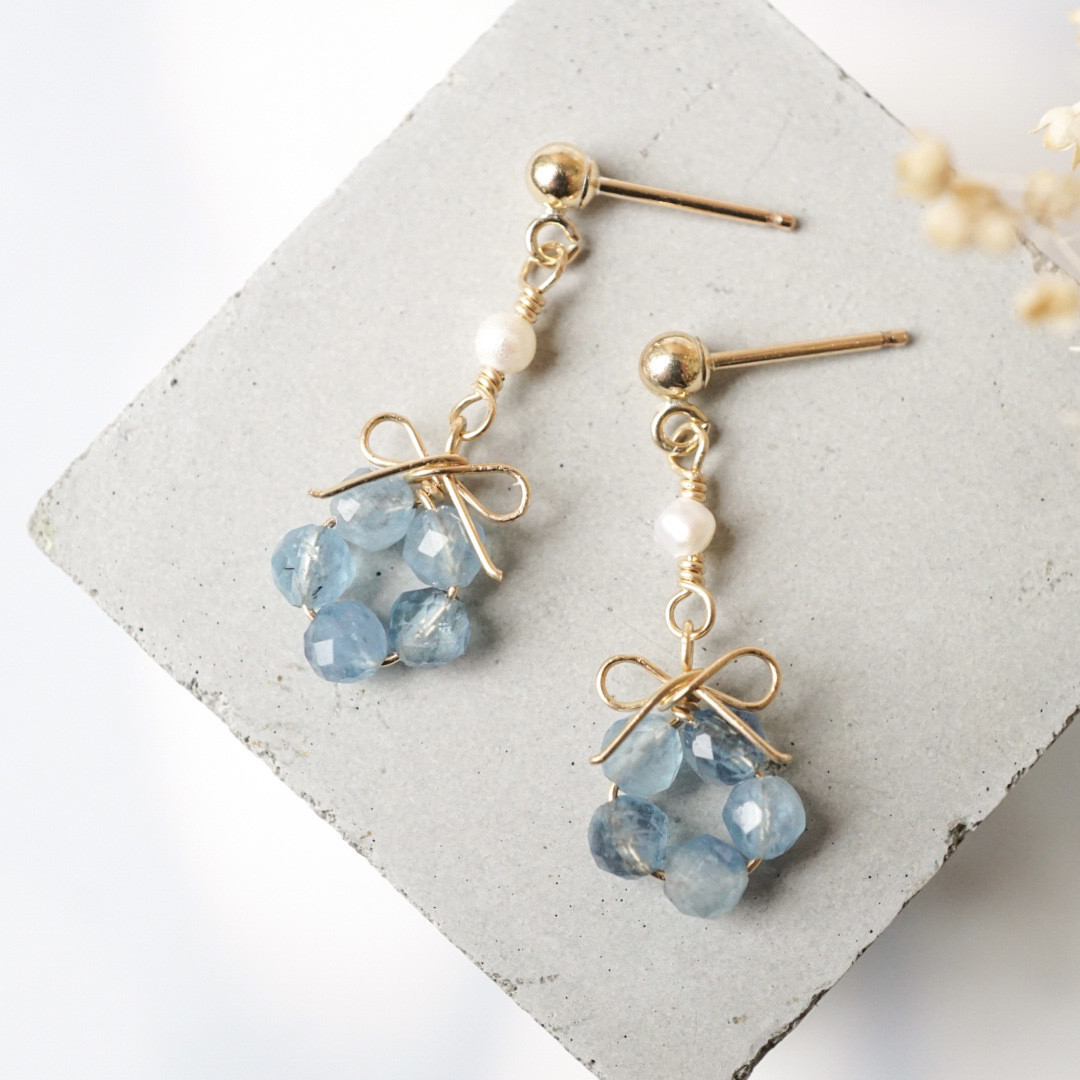 「ネモフィラの花結」ピアス イヤリング アクアマリン 淡水パール リボン 天然石 誕生石 華奢 14kgf ゴールド
