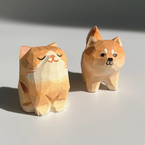 めっちゃ可愛い！ 木彫りのオレンジ猫と柴犬 置物 ギフト