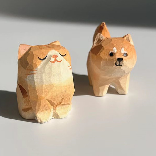 めっちゃ可愛い！ 木彫りのオレンジ猫と柴犬 置物 ギフト プレゼント